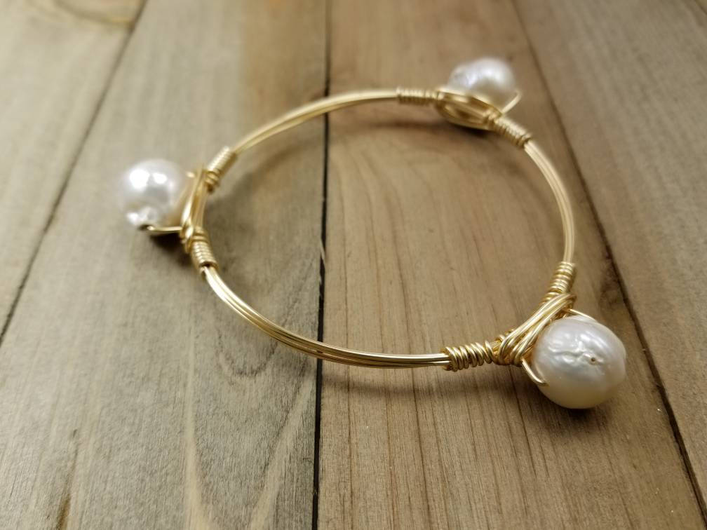 Baroque pearl bracelet