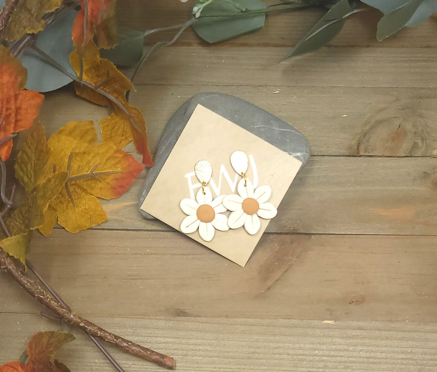 Polymer clay daisy earrings