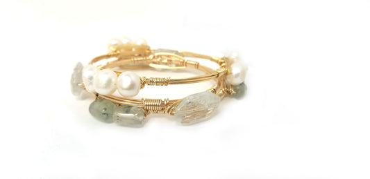 Light green bangle set