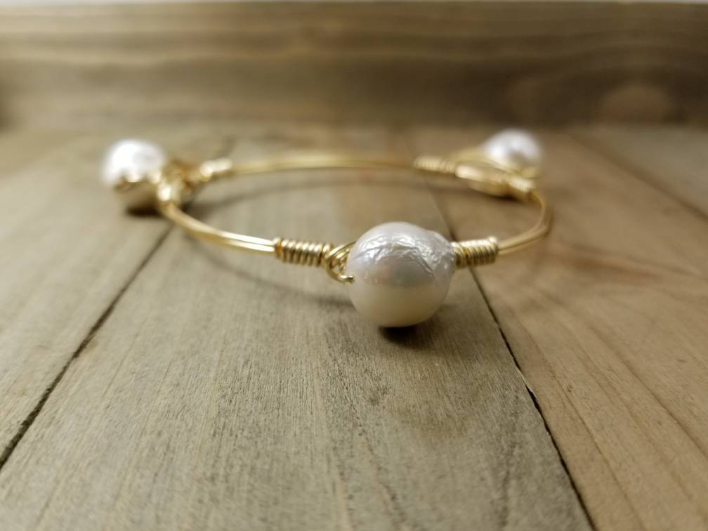 Baroque pearl bracelet